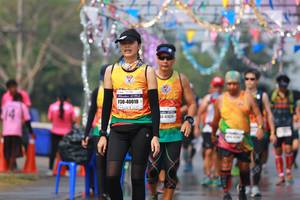 BIB: 40010
                            <button type="button" onclick="openModal(9895426)" class="btn btn-primary btn-sm float-right btn-popup" data-toggle="modal" data-target=".modal-high-quality">
                        <i class="fas fa-shopping-cart"></i> Add to Cart
                    </button>
                                            <button type="button" onclick="isThisMe(9895426, true)" class="btn btn-success btn-sm float-right btn-popup btn-isme hidden" data-toggle="tooltip" data-placement="bottom" title="นี่คือรูปของคุณใช่ไหม คลิกที่นี่เพื่อเอาเข้าอัลบั้ม">
                        <i class="fas fa-plus"></i> Add to album
                    </button>
                    <button type="button" onclick="isThisMe(9895426, false)" class="btn btn-warning btn-sm float-right btn-popup btn-isnotme hidden">
                        <i class="fas fa-ban"></i> Remove from album
                    </button>